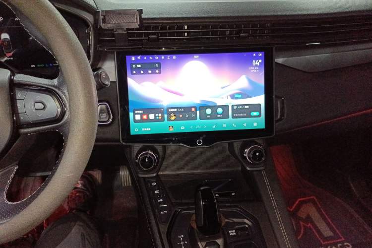 Used Lynk & Co 01 EM-P 2023 1.5TD EM-P Dawn Edition Audio And AC Panel