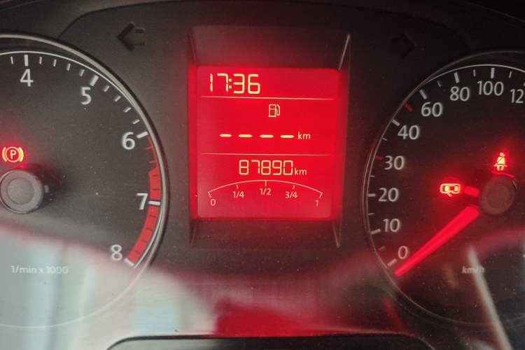 Used Volkswagen Santana 2013 1.6L Manual Comfort Edition Odometer Close Up