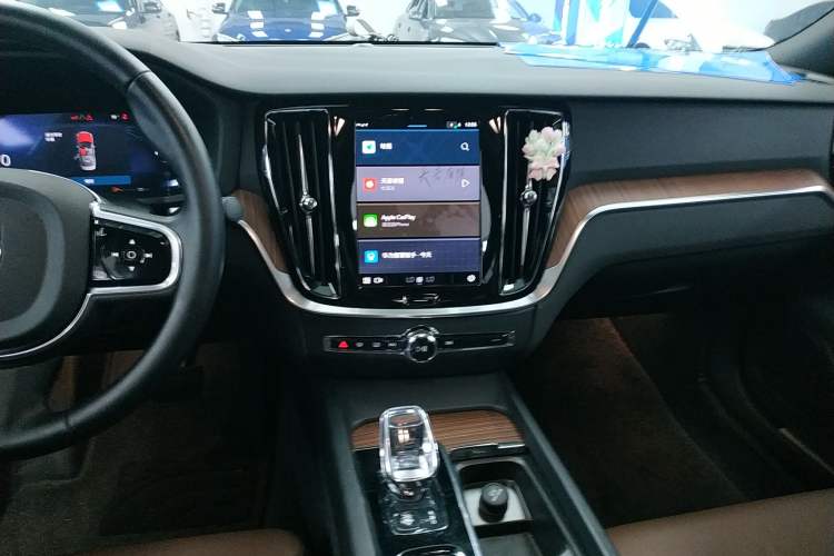 Used Volvo S60 2025 B4 Zhiyuan Luxury Edition
