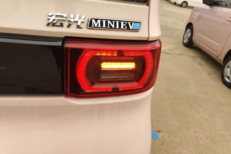 Used Wuling Hongguang MINIEV 2021 Macaron Premium Model – Lithium Iron Phosphate
