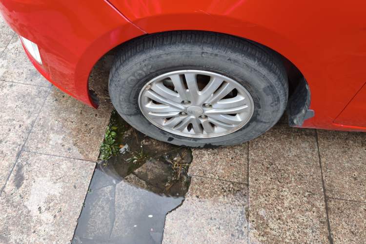 Used Kia K2 2012 Hatchback 1.4L MT Cool Edition Commemorative Model