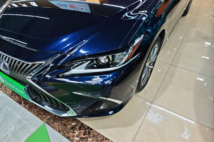 Used Lexus ES 2018 300h Premier Edition China VI Standard