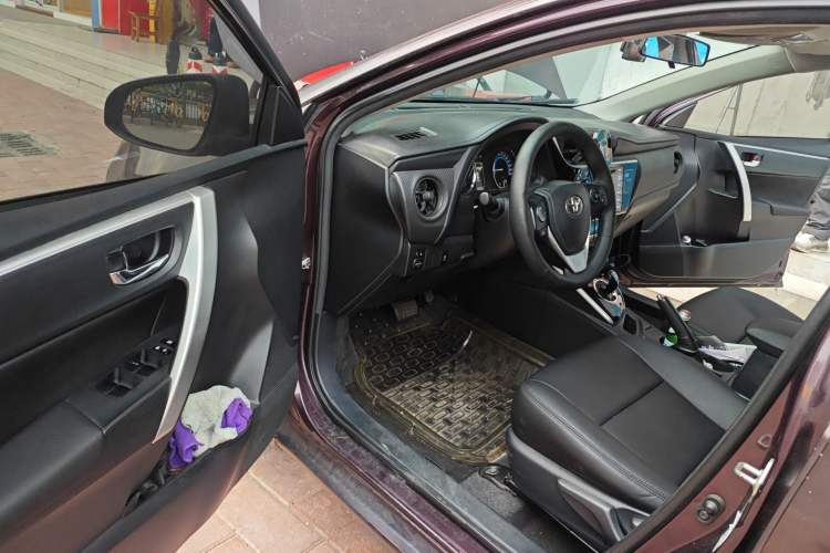 Used Toyota Levin 2017 Revised Dual-Engine 1.8H GS E-CVT Elite Sunroof Version China V Standard Driver Seat