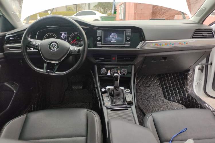 Used Volkswagen Sagitar 2019 280TSI DSG Comfort Version China VI Standard Center Console