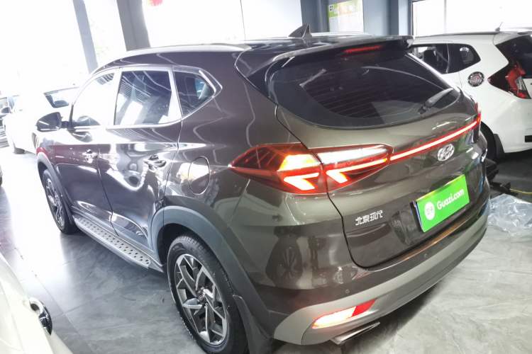 Used Hyundai Tucson 2019 280TGDi Dual-Clutch Two-Wheel Drive Smart Connect Version China V Standard
