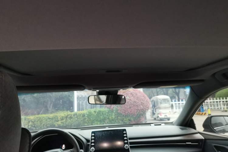 Used Toyota Avalon 2019 2.5L Ambition Version China VI Standard Headliner