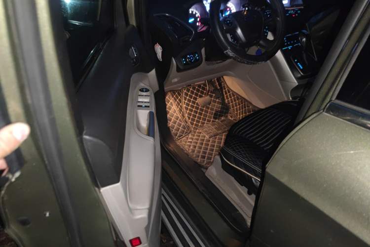 Used Ford Kuga 2013 1.6L GTDi 4x4 Elite Model Driver Seat