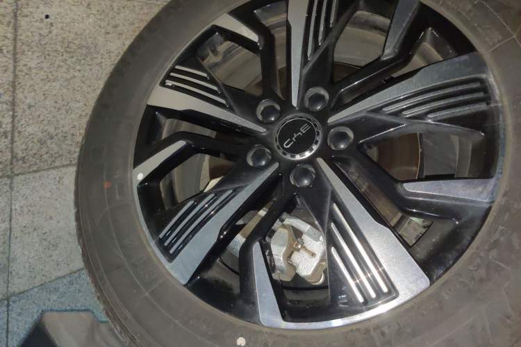 Used BYD Sealion 05 DM-i 2025 DM-i 115KM Prestige Model Right Front Wheel Hub