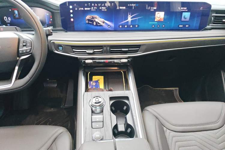 Used Ford Explorer 2024 2.3T EcoBoost Four-Wheel Drive Titanium Edition 7 Seats