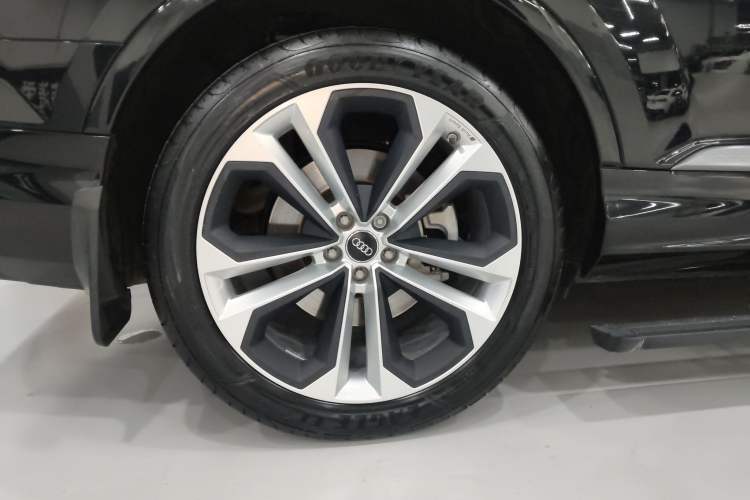 Used Audi Q7 2020 55 TFSI quattro S line sports model
