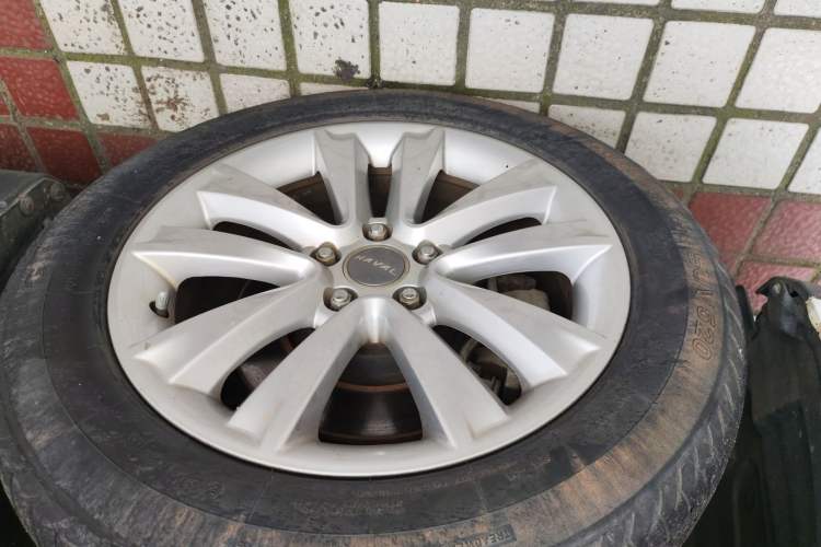 Used Haval H2 2016 Red-Label 1.5T Manual Two-Wheel Drive Luxury Model