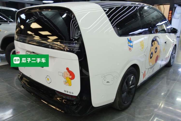 Used Li Auto MEGA 2024 Ultra Model
