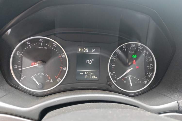 Used Skoda Octavia 2013 2.0L Automatic Yijie Edition Instrument Cluster