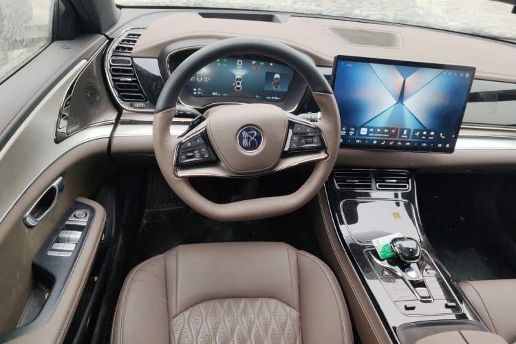 Used BYD Han 2025 DM-i Intelligent Driving Edition 125KM Prestige Model