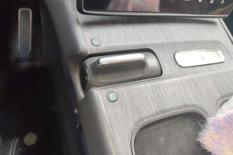 Used Nio ET7 2022 75 kWh Gear Lever