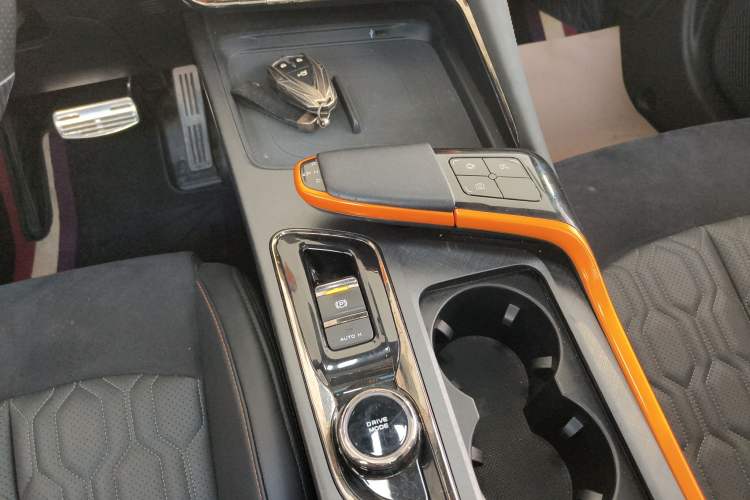 Used CHANGAN UNI-T 2022 1.5T Sport Edition Premium Version Gear Lever