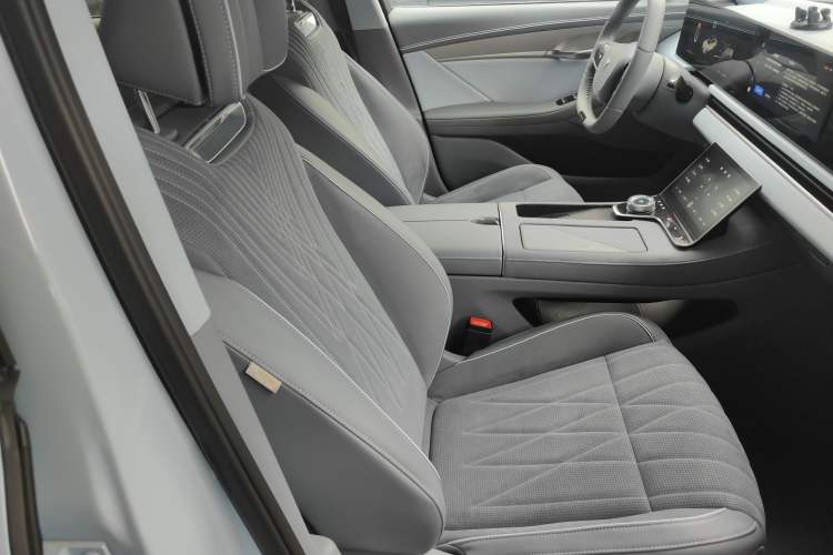 Used VOYAH PASSION 2023 Four-Wheel Drive Flagship Edition