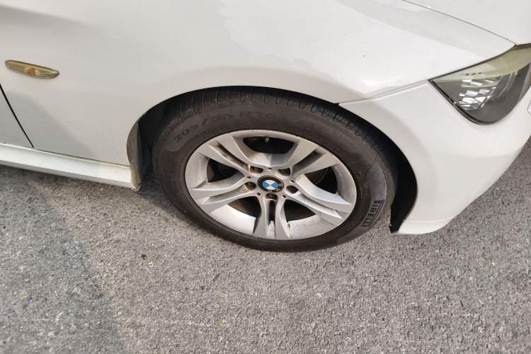 Used BMW 3 Series 2010 320i Luxury Model Right Front Wheel Hub