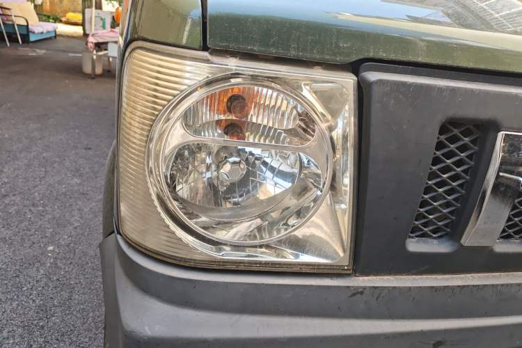 Used Dongfeng Xiaokang V27 2011 1.3L Standard Version BG13-20 Right Front Headlight