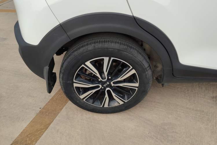 Used Kia kx1 Stonic 2021 1.4L CVT Fun & Sunroof Model Right Rear Wheel Hub