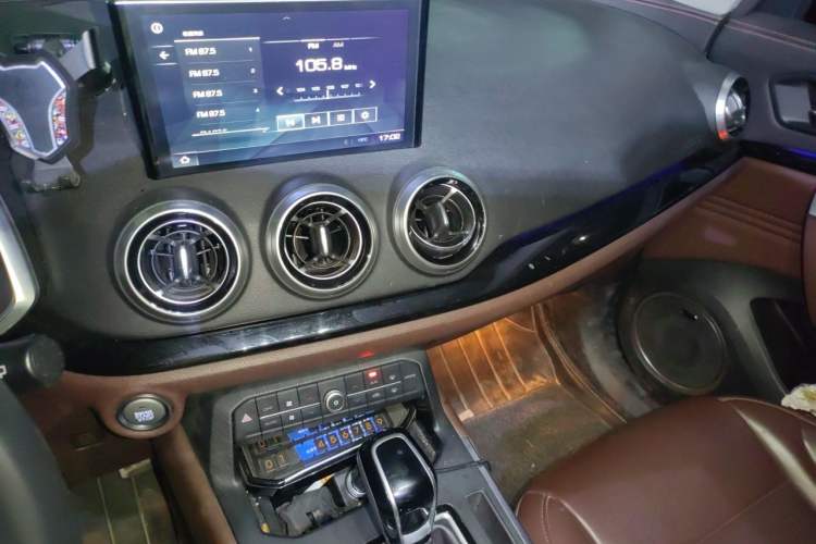 Used Wey VV5 2017 2.0T Ultra-Luxury Version
