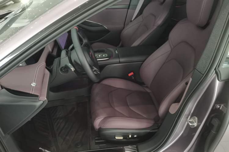 Used Xiaomi Auto SU7 2024 Rear-Drive Ultra-Long Range Advanced Pro-Level Intelligent Driving Version Left Front Seat