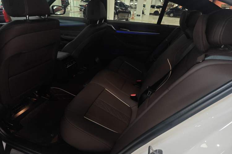 Used BMW 5 Series 2022 Restyled 530Li Leading Edition M Sport Package Left Rear Seat