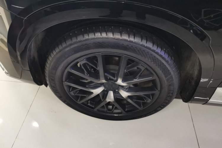 Used GAC Trumpchi GS8 2022 Dual-Engine Series 2.0TM Two-Wheel Drive Prestige Edition (7 Seats) Left Front Wheel Hub