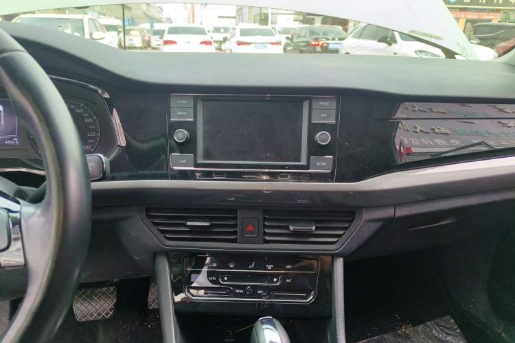 Used Volkswagen Bora 2020 1.5L Automatic Elite Version Audio And AC Panel