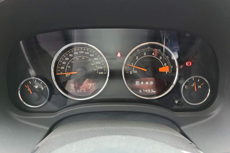 Used Jeep Compass 2014 2.0L two-wheel drive luxury version Instrument Cluster