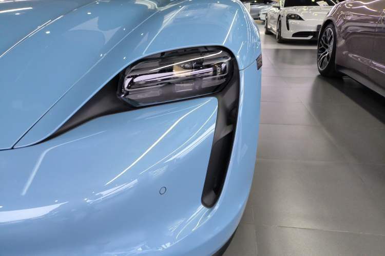 Used Porsche Taycan 2022-Year Updated Taycan
