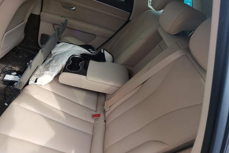 Used Hima AITO M7 2024 1.5T Intelligent Driving Rear-Drive Pro Version 5 Seats Left Rear Seat