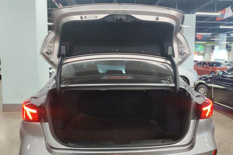 Used CHANGAN Eado 2020 PLUS Blue Whale NE 1.4T GDI DCT Flagship Model Trunk