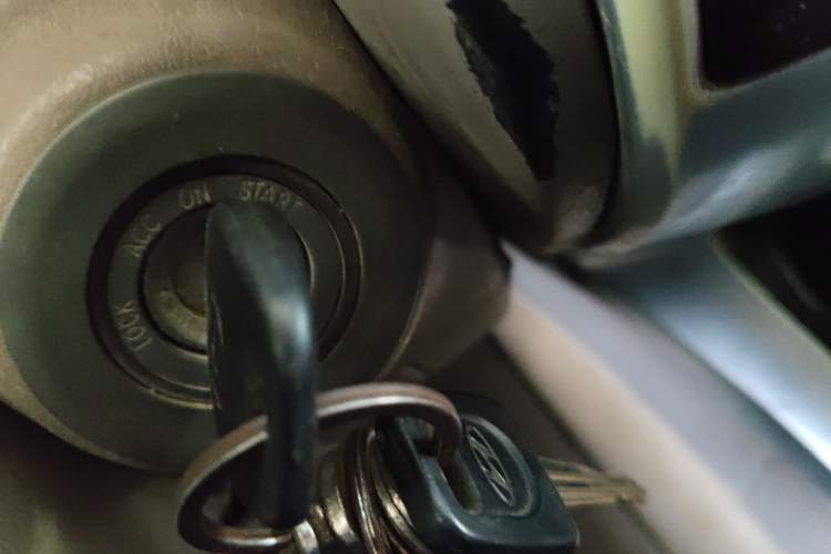 Used Huanghai Challenger SUV 2010 2.0L Two-Wheel Drive DD6490P Vehicle Key