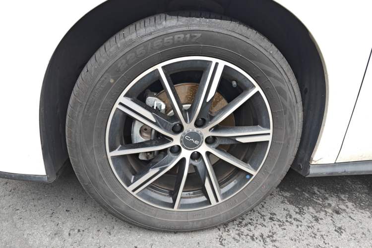 Used BYD Seal 06 New Energy 2024 DM-i 80KM Prestige Model Left Front Wheel Hub