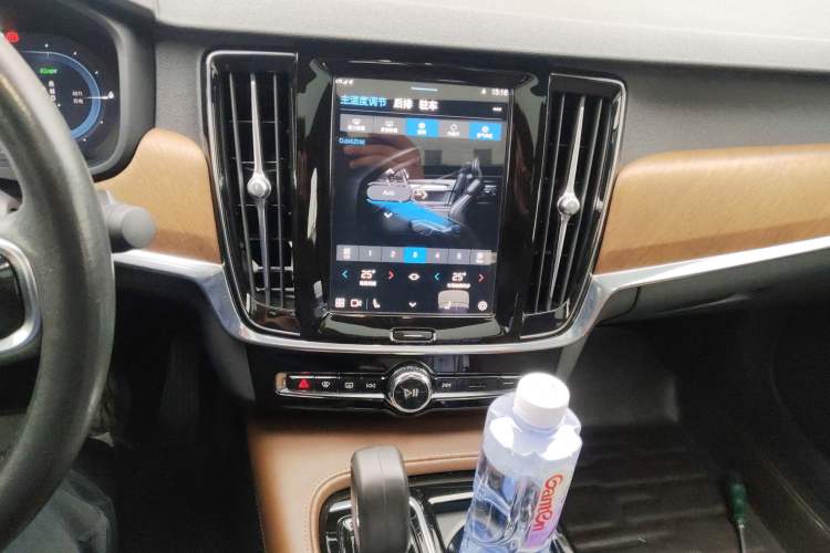 Used Volvo S90 New Energy 2022 T8 eDrive Hybrid Luxury Edition