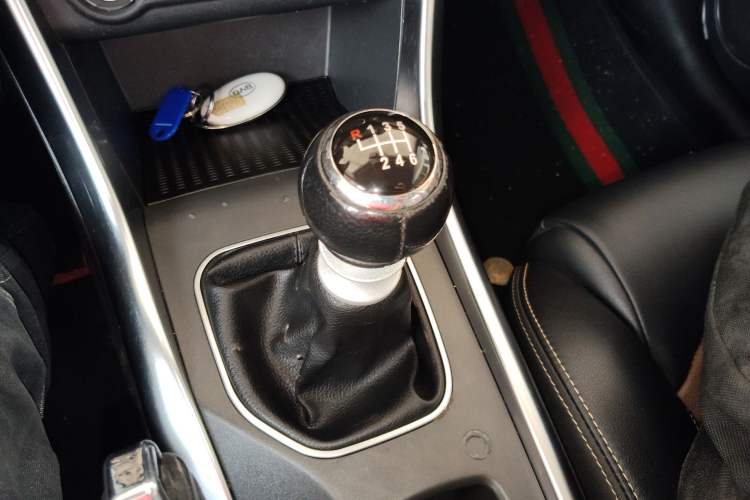 Used BYD Song 2017 Gaishi Upgrade Edition 1.5TI Manual Elite Model Gear Lever