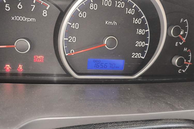 Used Hyundai Celesta 2010 1.6L MT GL Odometer Close Up