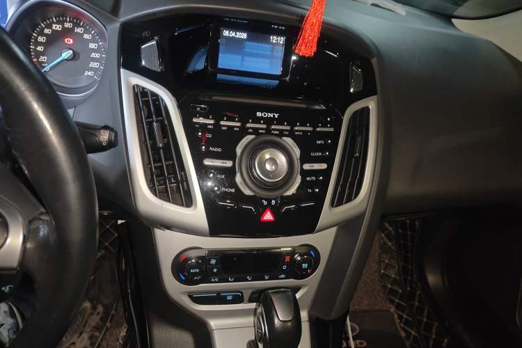 Used Ford Focus 2012 Hatchback 2.0L Automatic Luxury Sport Model Audio And AC Panel