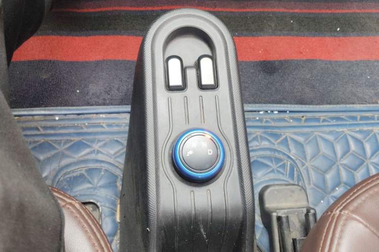 Used Wuling Hongguang MINIEV 2020 Enjoyment Model Lithium Iron Phosphate Gear Lever