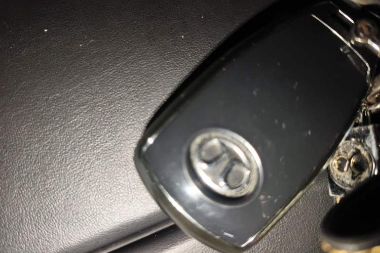 Used BAIC Off-Road BJ40 2019 2.0T Automatic Four-Wheel Drive Urban Hunter Edition Premium Model China V Emission Standard
