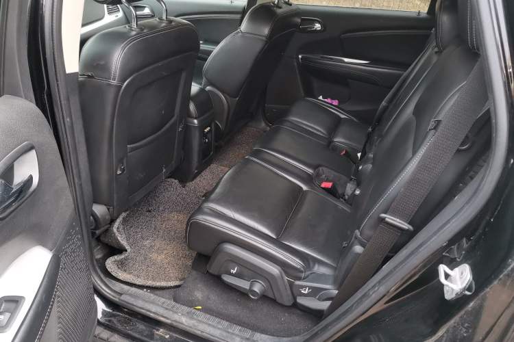 Used Dodge Journey 2013 2.4L Two-Wheel Drive Luxury Version