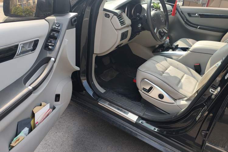 Used Mercedes-Benz R-Class 2014 R 400 4MATIC Business Model