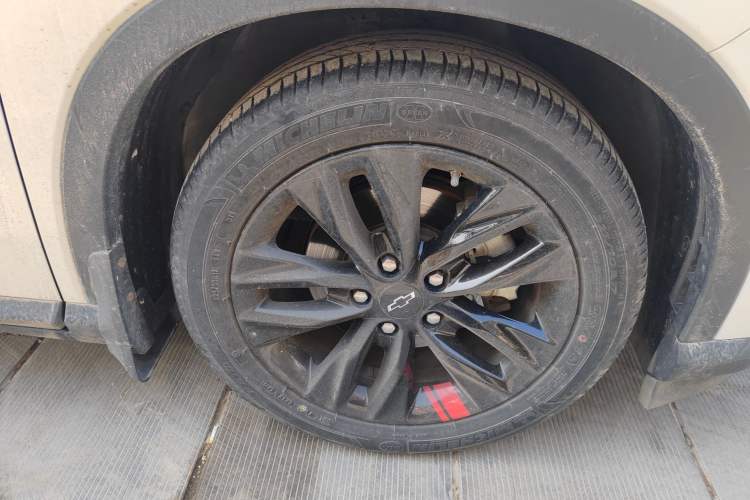 Used Chevrolet Orlando 2020 Light Hybrid Redline 530T Automatic Enjoyment Edition (5+2 Models) Right Front Wheel Hub