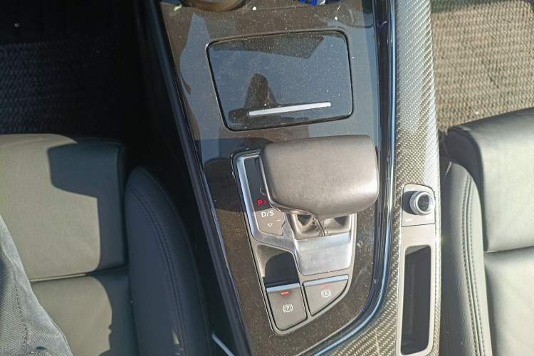 Used Audi A5 2022 Sportback 40 TFSI quattro Luxury Dynamic Model Gear Lever