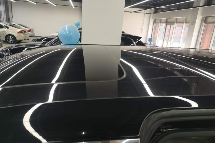 Used Volvo EM90 2025 Ultra Six-Seater
