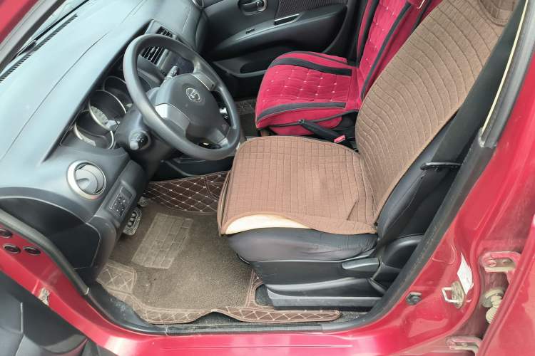 Used Nissan Livina 2010 JINRUI Edition 1.6L Automatic Standard Model Left Front Seat