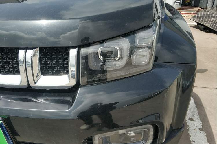 Used BAIC Off-Road BJ40 2023 2.0T Automatic Four-Wheel Drive Urban Hunter Edition Chivalrous Type Left Front Headlight