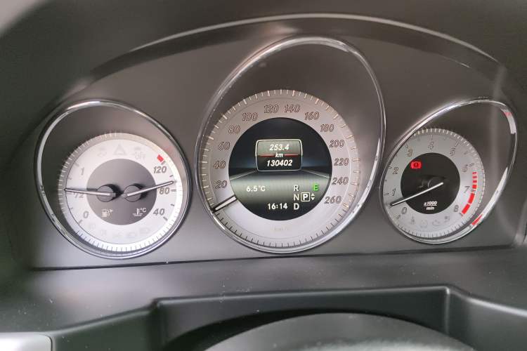 Used Mercedes-Benz GLK-Class 2013 GLK 300 4MATIC Dynamic Sunroof Model