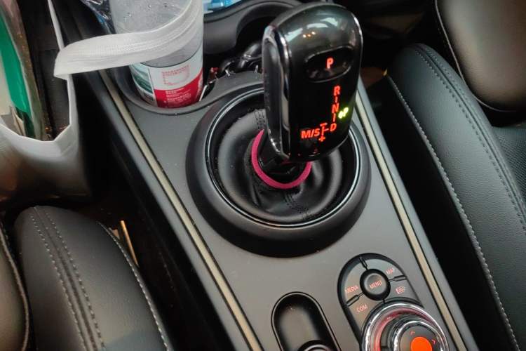 Used MINI Countryman 2021 1.5T COOPER ALL4 Connoisseur Gear Lever